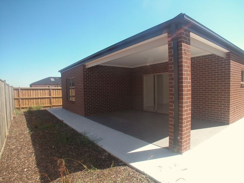 27 Wallaroo Street, Doreen VIC 3754