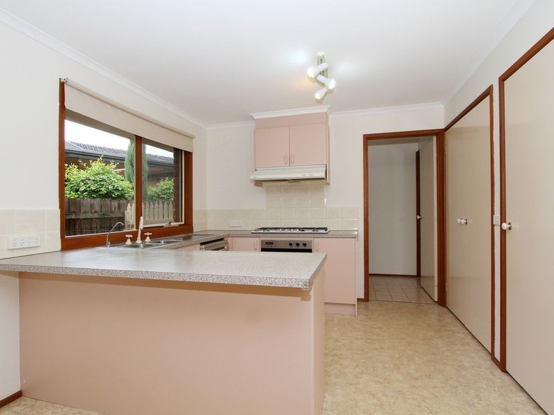 10 Nandina Court, Mill Park VIC 3082