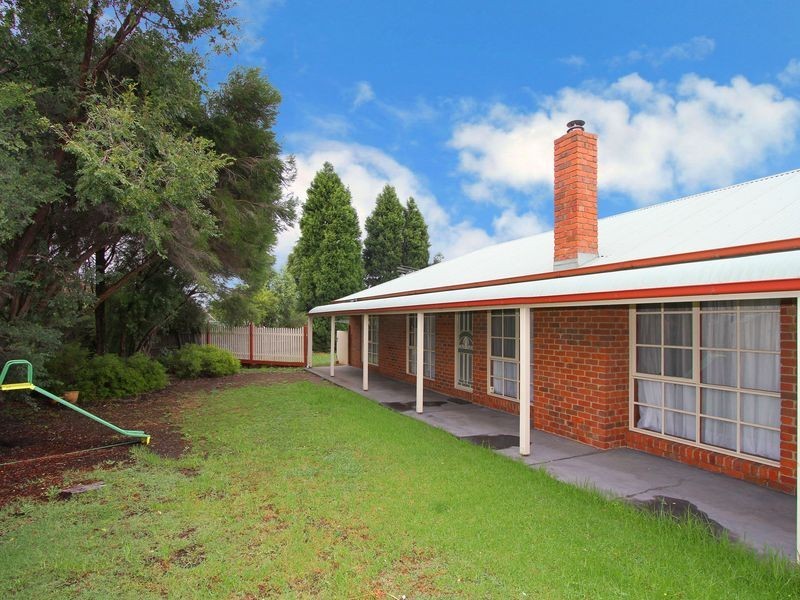 10 Nandina Court, Mill Park VIC 3082