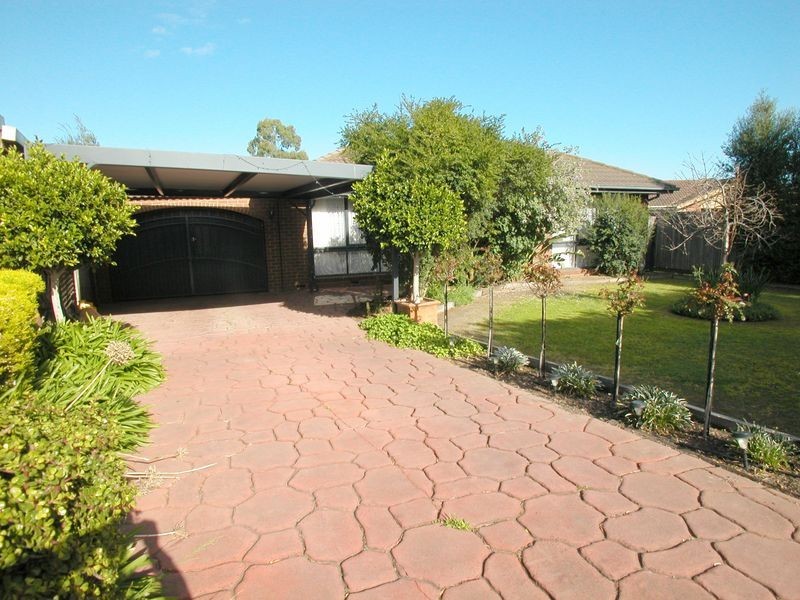 4 Fraser Close, Mill Park VIC 3082