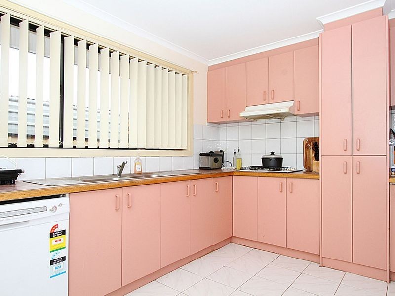 2/2 Heyington Avenue, Thomastown VIC 3074