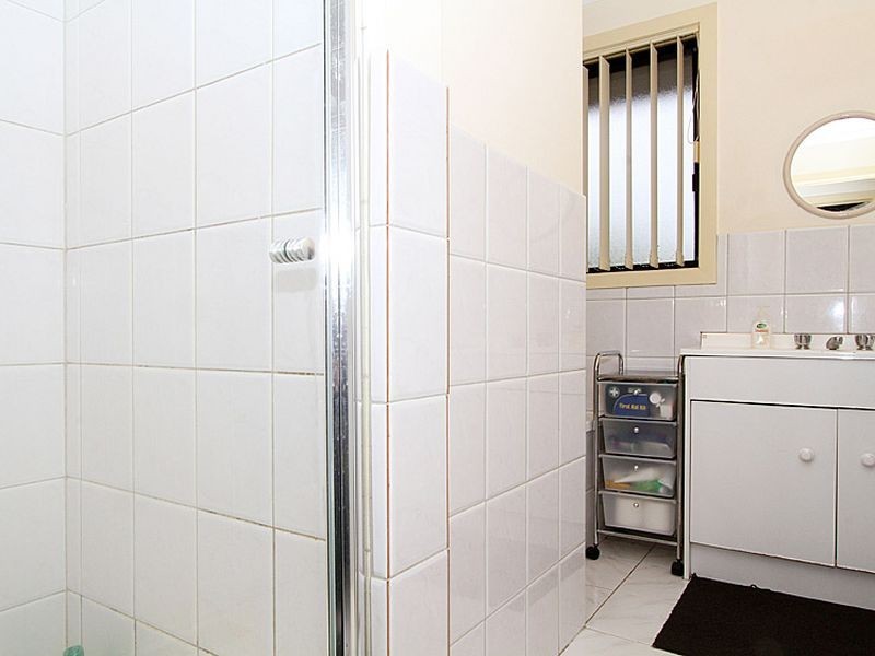 2/2 Heyington Avenue, Thomastown VIC 3074