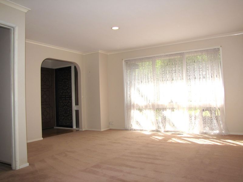 4 Fraser Close, Mill Park VIC 3082