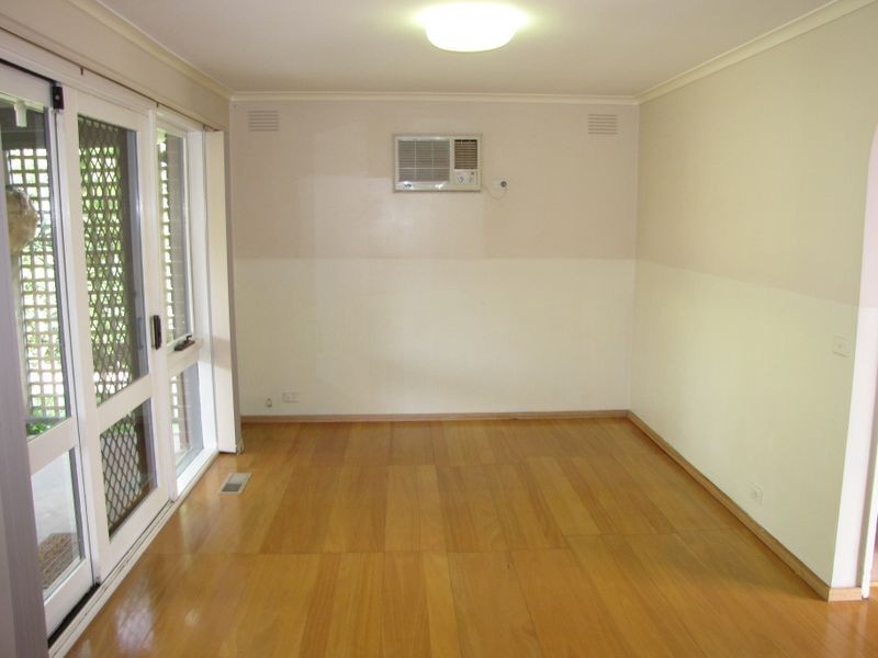 4 Fraser Close, Mill Park VIC 3082