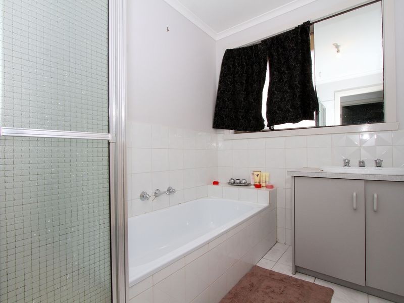 1/20 Turtur Close, Mill Park VIC 3082