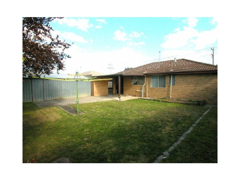 22 McFarlane Crescent, Epping VIC 3076