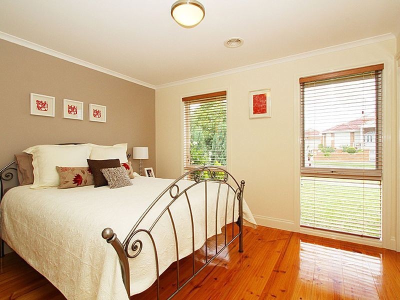 32 Azalea Avenue, Mill Park VIC 3082