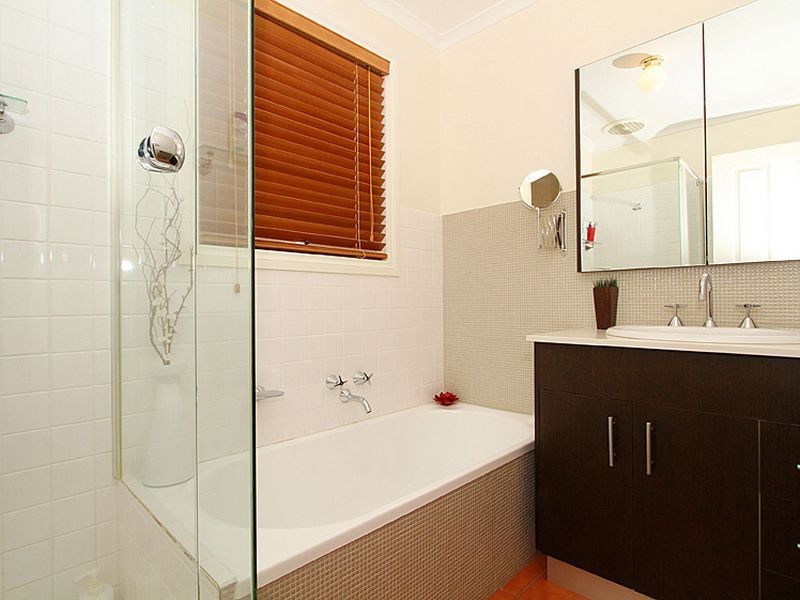 32 Azalea Avenue, Mill Park VIC 3082
