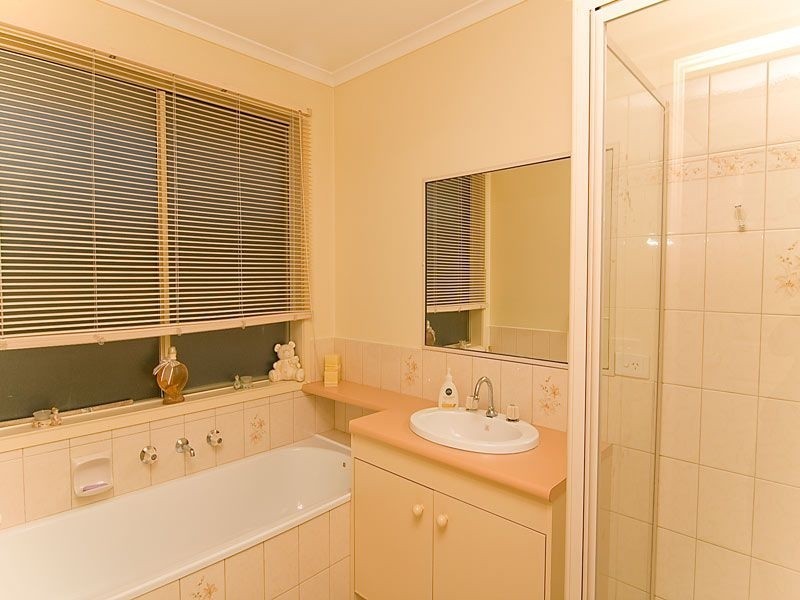 13 Marsden Court, Mill Park VIC 3082