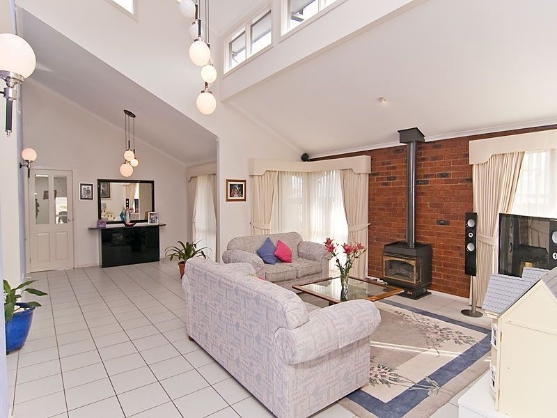 5 Spaniel Court, Mill Park VIC 3082