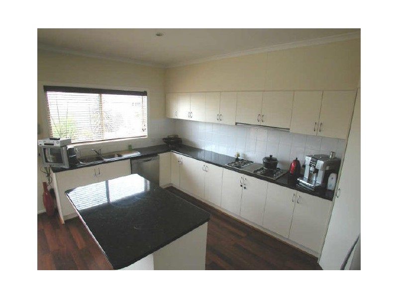 18 Loddon Court, Thomastown VIC 3074