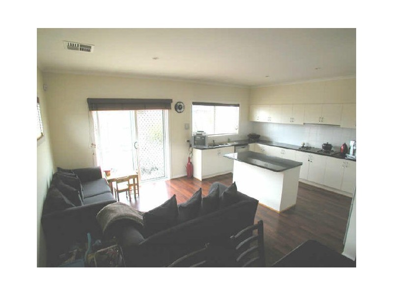 18 Loddon Court, Thomastown VIC 3074