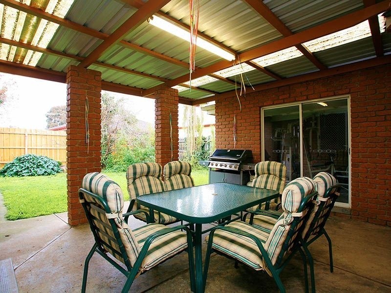 20 Strickland Avenue, Mill Park VIC 3082