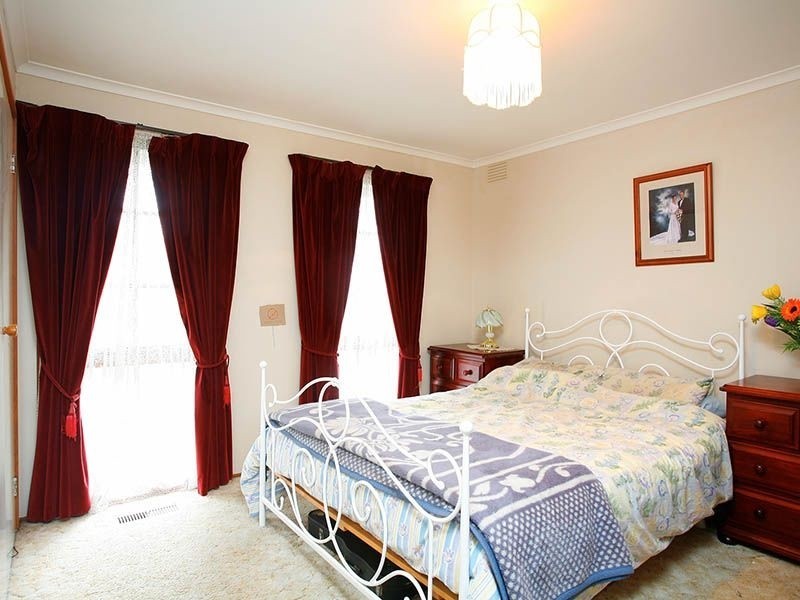 20 Strickland Avenue, Mill Park VIC 3082