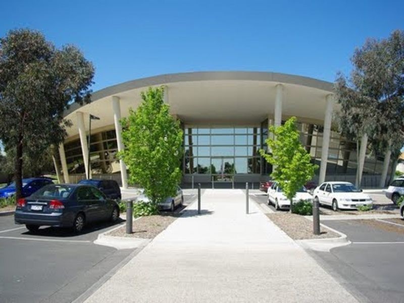 8 Hurlstone Crescent, Mill Park VIC 3082