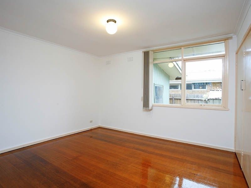 25 Risdon Drive, Notting Hill VIC 3168