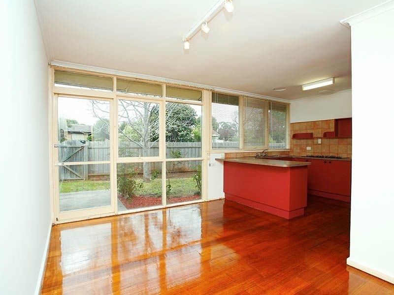 25 Risdon Drive, Notting Hill VIC 3168