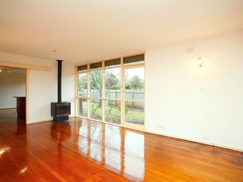 25 Risdon Drive, Notting Hill VIC 3168