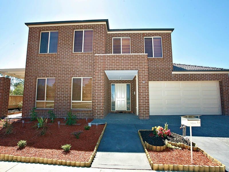 17 SARGOOD DRIVE, South Morang VIC 3752