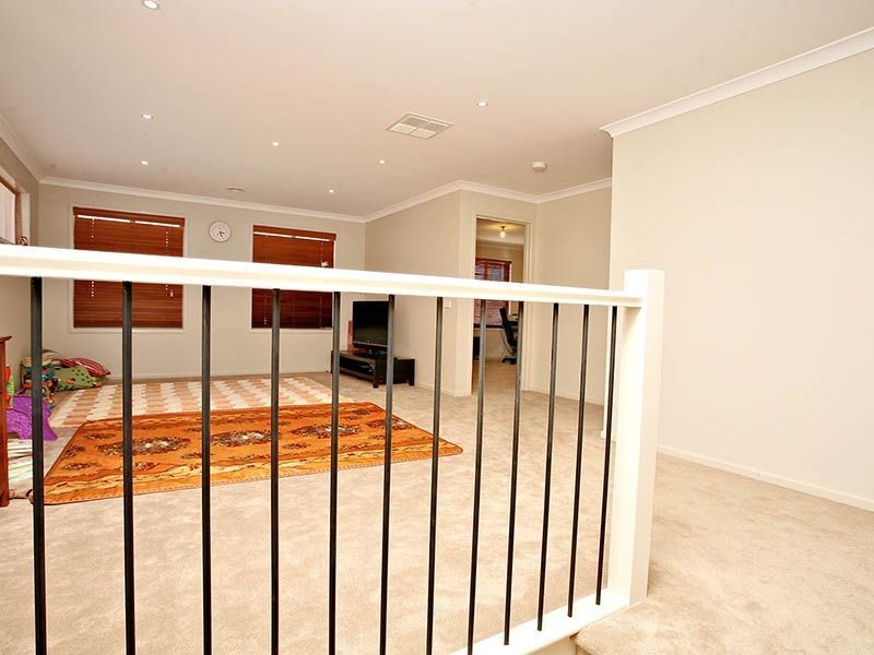 17 SARGOOD DRIVE, South Morang VIC 3752