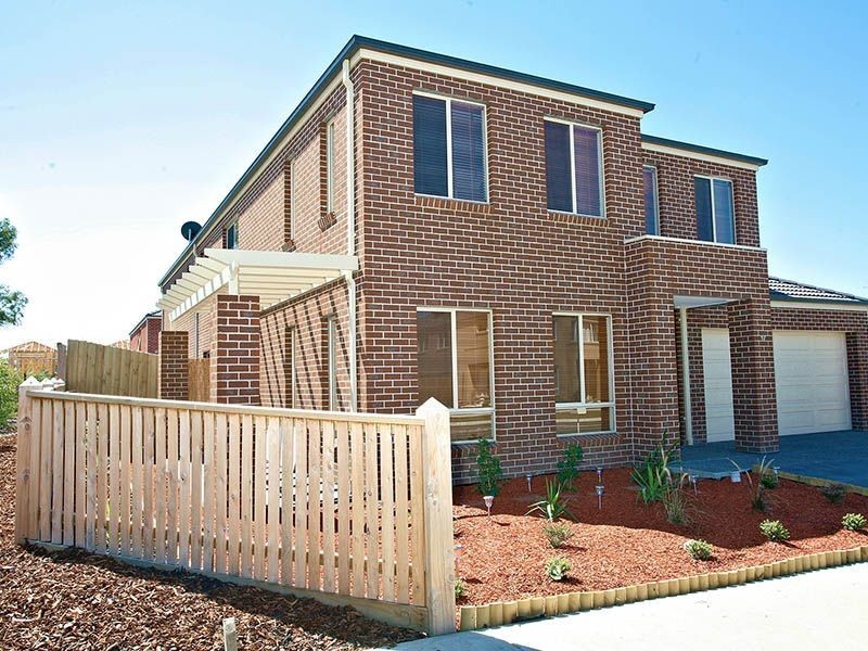 17 SARGOOD DRIVE, South Morang VIC 3752