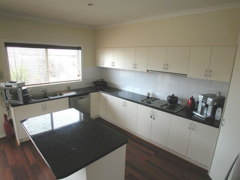 18 Loddon Court, Thomastown VIC 3074