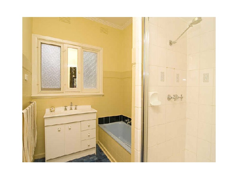 2 Lyking Street, Pascoe Vale VIC 3044