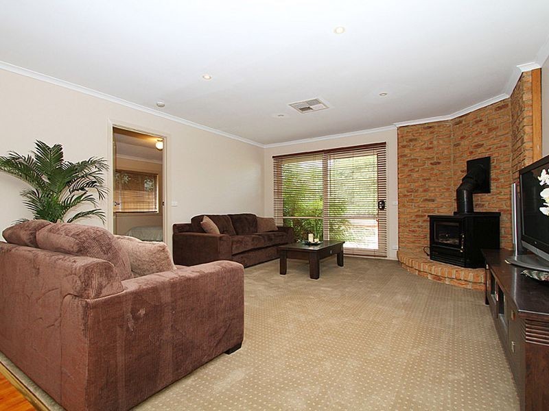 121 Mill Park Drive, Mill Park VIC 3082