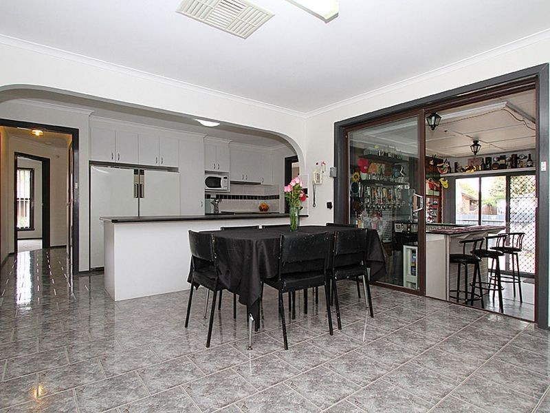 121 Mill Park Drive, Mill Park VIC 3082