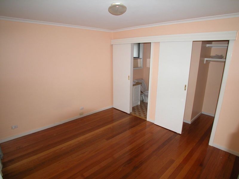 122 Redleap Avenue, Mill Park VIC 3082