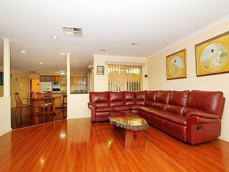 13 St Claire Avenue, South Morang VIC 3752