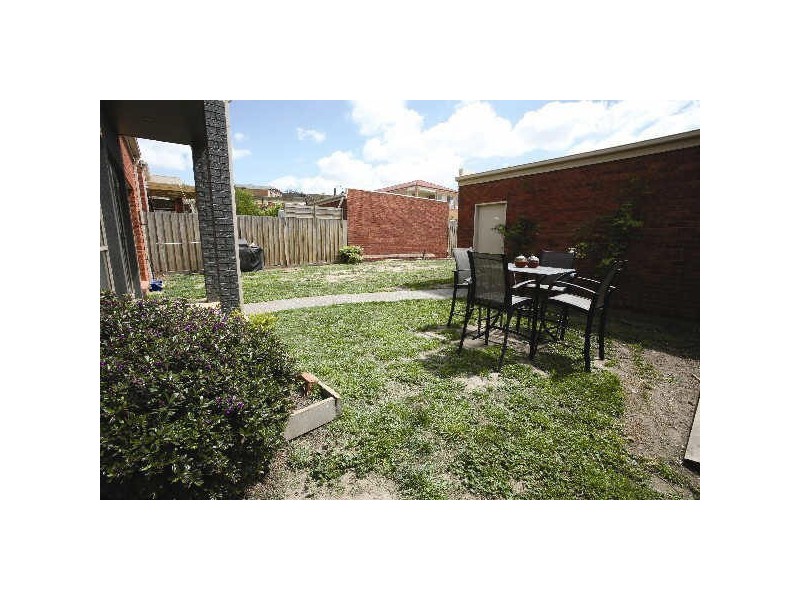 9 Hollyhock Walk, South Morang VIC 3752