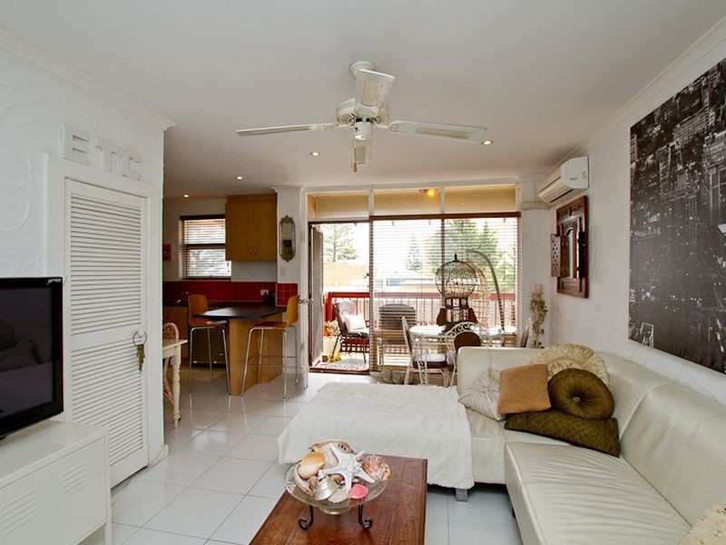 9/3 Broadway, Glenelg South SA 5045