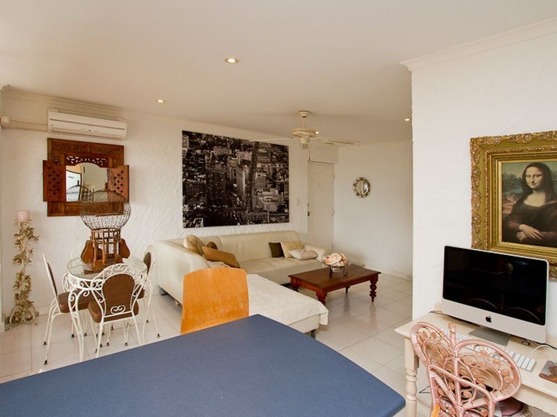 9/3 Broadway, Glenelg South SA 5045