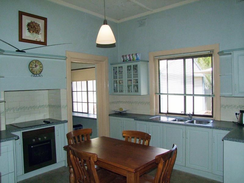 9 Pine Ave, Kingston Park SA 5049