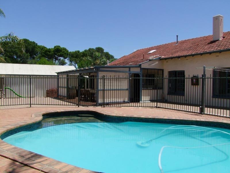 9 Pine Ave, Kingston Park SA 5049