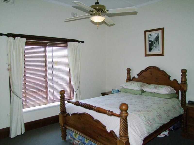 9 Pine Ave, Kingston Park SA 5049