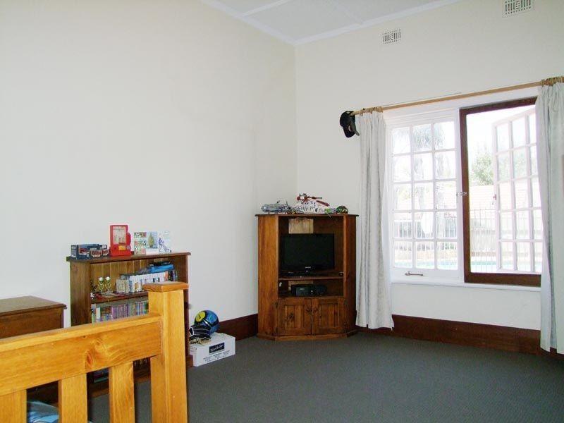 9 Pine Ave, Kingston Park SA 5049