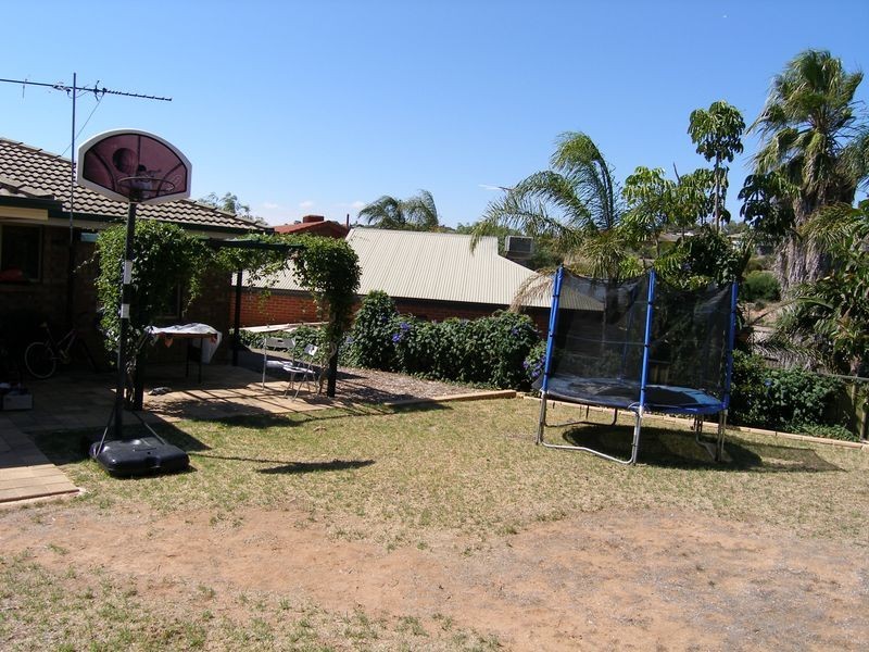 5 Admella Court, Hallett Cove SA 5158