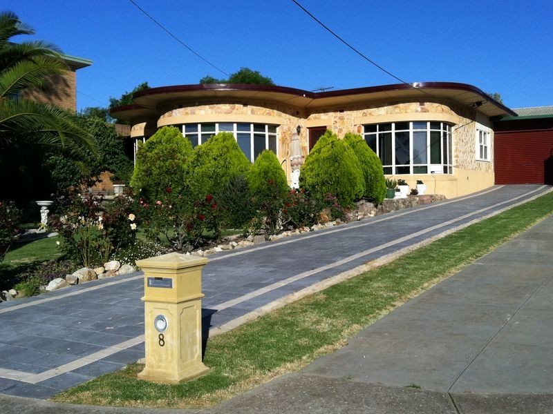 8 Kinsale Cresent, Marino SA 5049