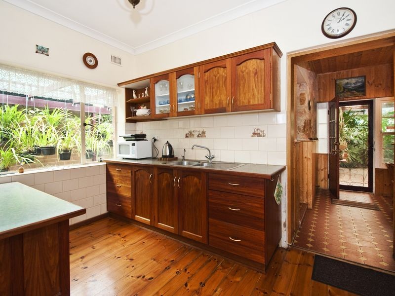 8 Kinsale Cresent, Marino SA 5049