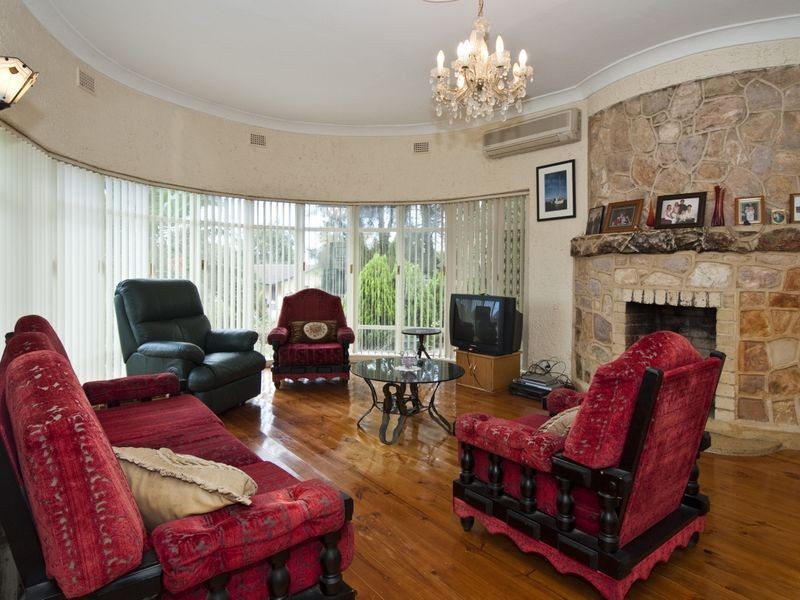 8 Kinsale Cresent, Marino SA 5049