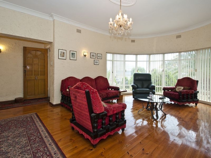 8 Kinsale Cresent, Marino SA 5049