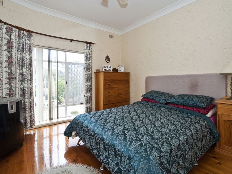8 Kinsale Cresent, Marino SA 5049