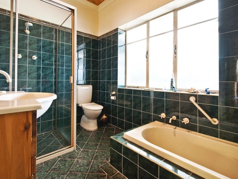 8 Kinsale Cresent, Marino SA 5049