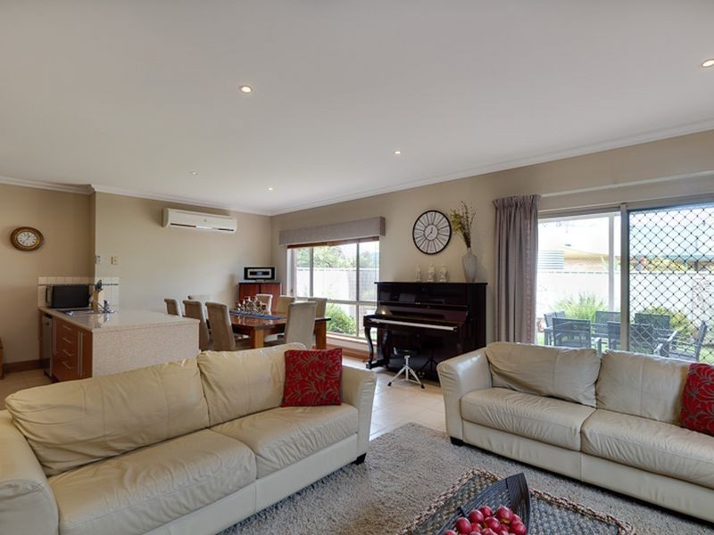 14 Kenton Avenue, Oaklands Park SA 5046