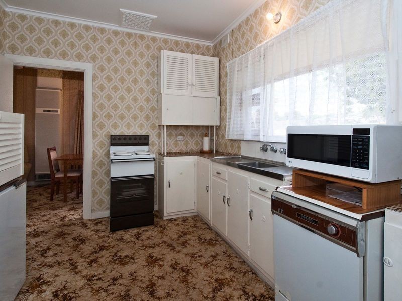 1 Kinsale Cresent, Marino SA 5049