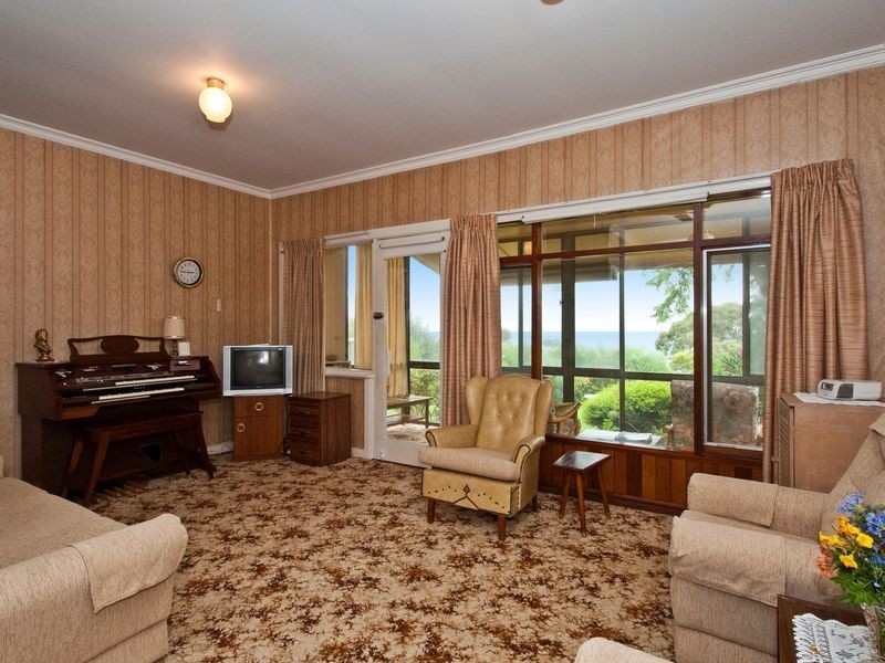 1 Kinsale Cresent, Marino SA 5049