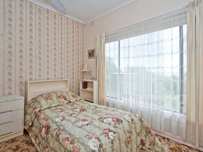 1 Kinsale Cresent, Marino SA 5049