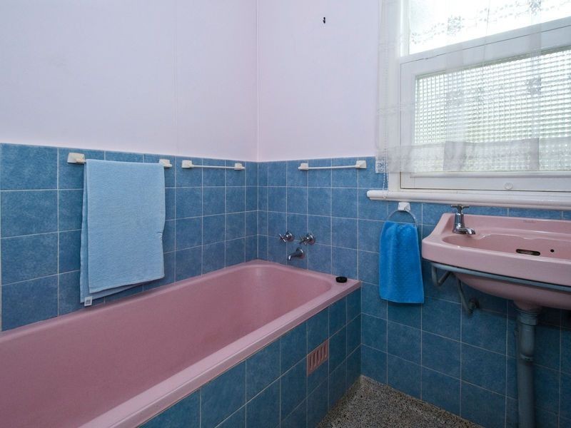 1 Kinsale Cresent, Marino SA 5049